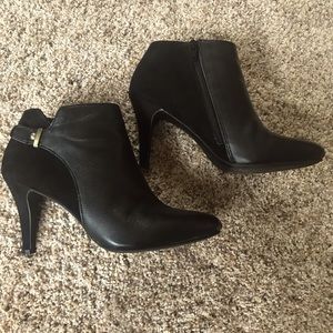 Womens ankle bootie size 8